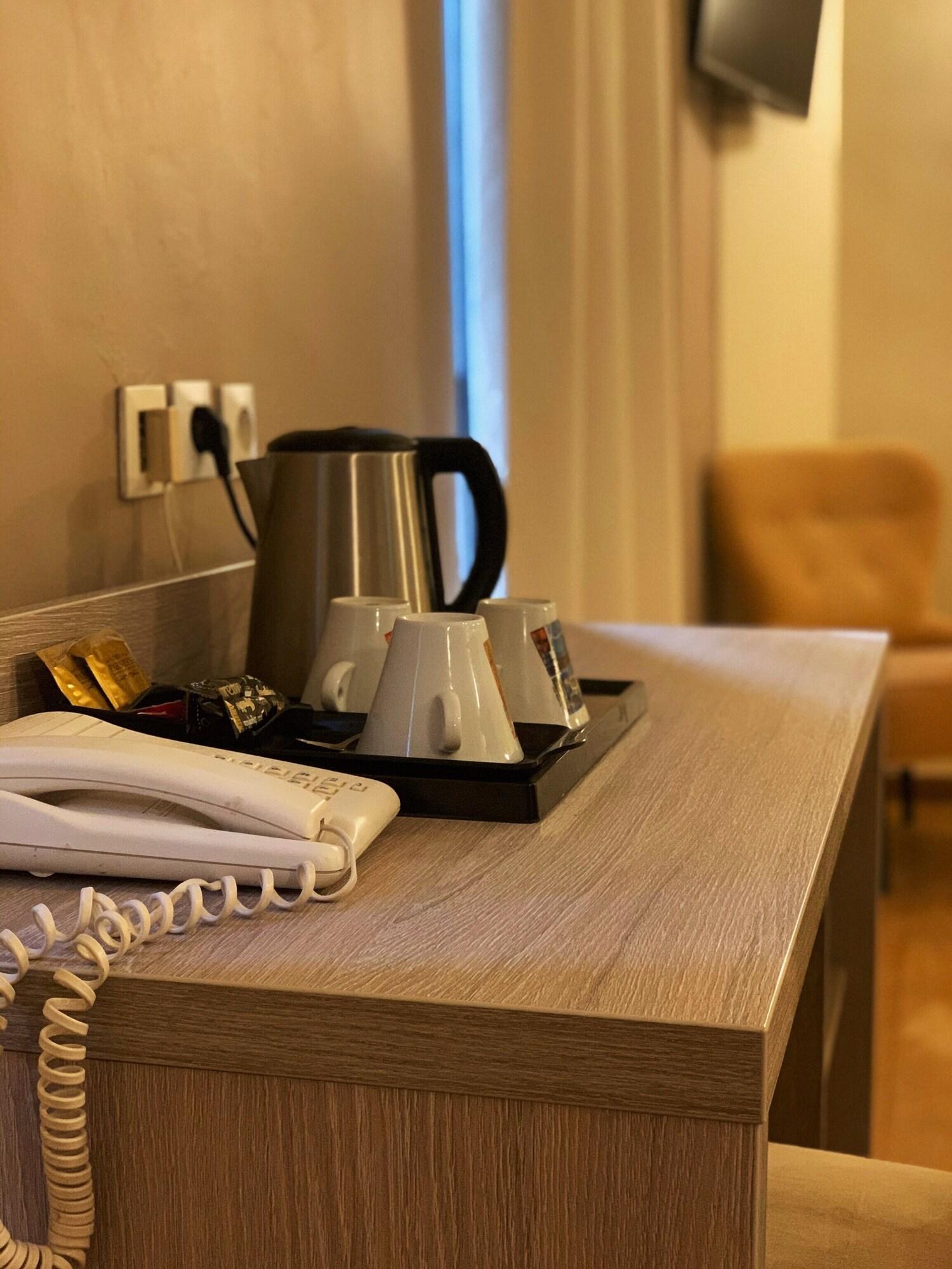 Empire Hotel นีมส์ ภายนอก รูปภาพ