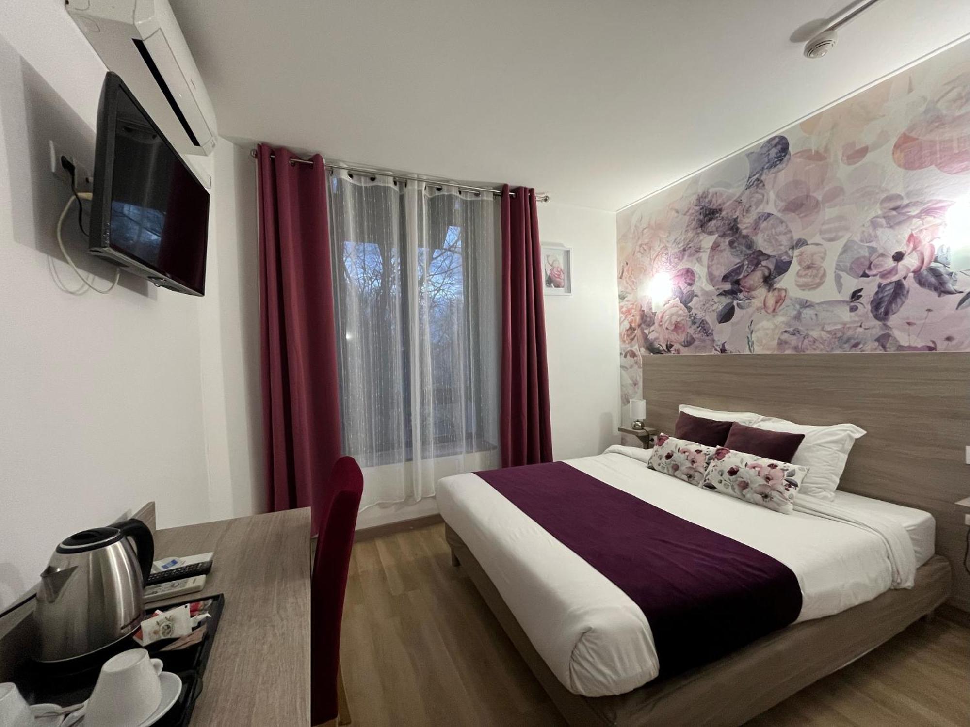 Empire Hotel นีมส์ ภายนอก รูปภาพ