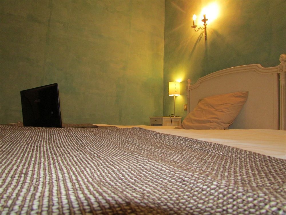 Empire Hotel นีมส์ ภายนอก รูปภาพ