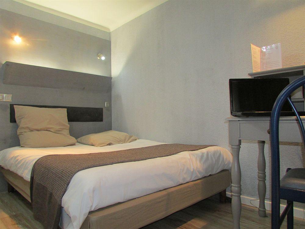 Empire Hotel นีมส์ ภายนอก รูปภาพ
